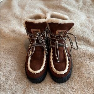Pajar Heritage Collection Cream and Brown Boots